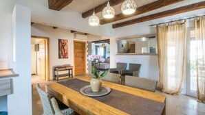 House | 4 bilik tidur 