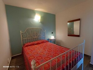 3 camere, ferro/asse da stiro