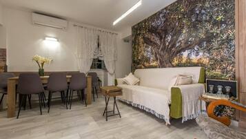 Apartment, Smoking | 4 bedrooms