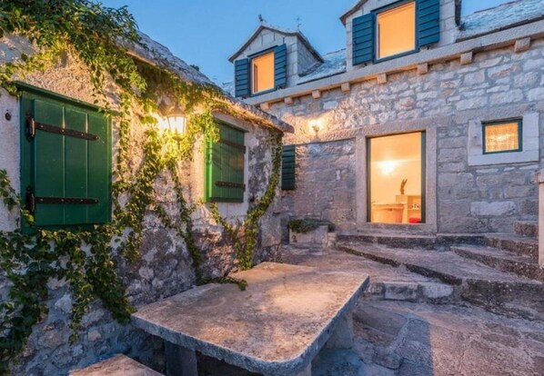 Casa, fumadors | Exterior