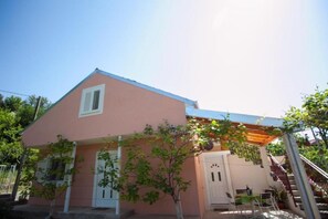 House | 1 bedroom - Holiday Houses, Villas River-directly to the River (Split)