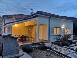 4 عدّة غرف نوم