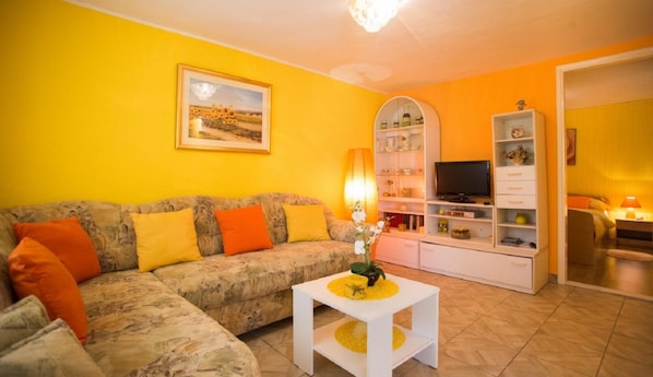 Apartment, Smoking | 2 bedrooms
