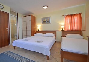 2 bedrooms