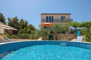 独立别墅, 吸烟房 | 外观