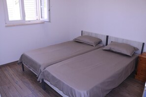 2 عدّة غرف نوم