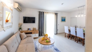 Unclassified image, 5 of 23, button - Holiday Houses, Villas Ante - With Pool & gym (Rogoznica)