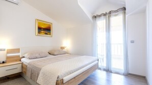 Unclassified image, 4 of 23, button - Holiday Houses, Villas Ante - With Pool & gym (Rogoznica)