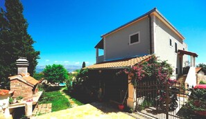 4 bedrooms - Holiday Houses, Villas Mari - With Pool (Supetar)