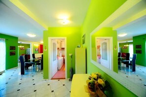 4 bedrooms - Holiday Houses, Villas Mari - With Pool (Supetar)