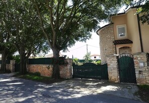 House | Exterior - Holiday Houses, Villas Draga - With Pool (Pula)