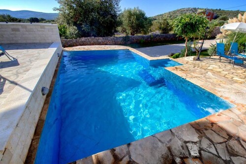 Holiday Houses, Villas Stone&olive - With Pool