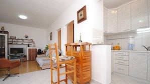 Room - Apartments Ezgety - 330m From the Beach (Kastela)