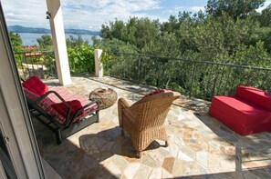 House | 3 bedrooms - Holiday Houses, Villas Jagoda - Next to the sea (Solta)