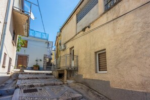 Exterior - Apartments Mario - 50 m From sea (Novi Vinodolski)