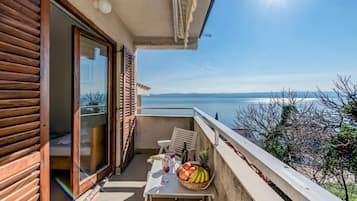 Apartamento, para fumantes | 2 quartos