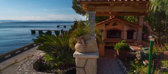 Apartments Anka - 10 m From sea