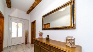 Unclassified image, 2 of 26, button - Holiday Houses, Villas Galic - Stylish Getaway (Rab)