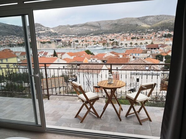 Apartment | 2 bedrooms - Apartments Tomi - With Beautiful View (Trogir)