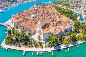 Apartment | Exterior - Apartments Tomi - With Beautiful View (Trogir)