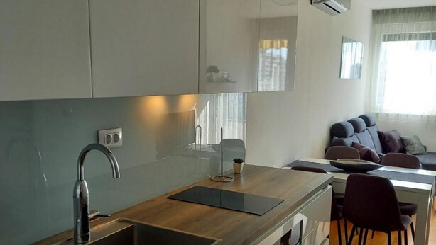 Unclassified image, 1 of 36, button - Apartments Sunshine (Split)