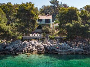 House | 5 bedrooms - Holiday Houses, Villas Momento - Peaceful Resort (Blato)