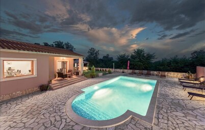 Holiday Houses, Villas Klo - With Pool