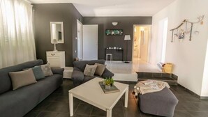 Room - Holiday Houses, Villas Katy - Free Private Parking and Garden (Posedarje)
