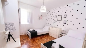 Room - Holiday Houses, Villas Katy - Free Private Parking and Garden (Posedarje)