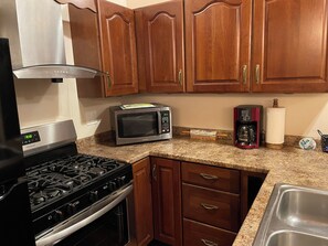 Fridge, microwave, oven, stovetop - Sweet Serenity in Bemus Point (Bemus Point)