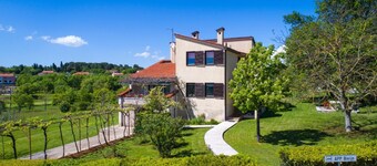 Apartments Bruno - Spacious Yard