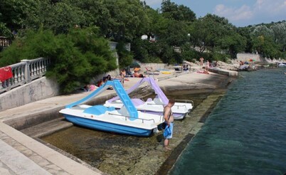 Apartments Rose - Central With Large Terrace and BBQ