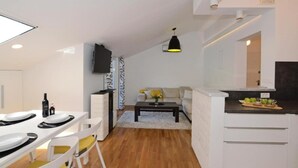 Unclassified image, 3 of 24, button - Apartments Leo - sea View & Comfortable (Ploce)