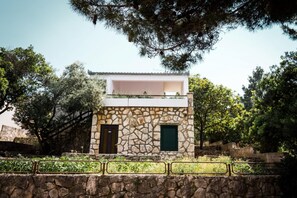 House | 2 bedrooms - Holiday Houses, Villas Lada - 100 m From Beach (Supetar)