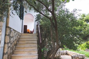 House | 2 bedrooms - Holiday Houses, Villas Lada - 100 m From Beach (Supetar)