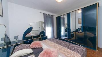 Apartment, Smoking | 3 bedrooms