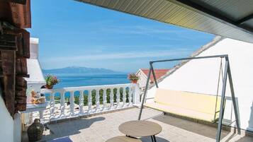 Apartment, Smoking | 3 bedrooms