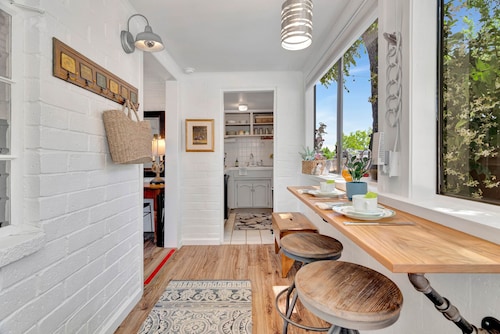 Hilltop Paso: Dog Friendly, Firepit, BBQ, Views