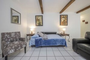 2 bedrooms, in-room safe, desk, iron/ironing board - No Cleaning Fee! Spacious Desert Retreat w/Jacuzzi/Private Pool/Fireplace (Tucson)