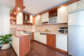 Apartamento, para fumantes | 3 quartos