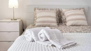 2 chambres, fer et planche Ă repasser, Wi-Fi, draps fournis