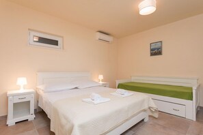 House | 3 bedrooms - Holiday Houses, Villas Sandra - With Swimming Pool (Lumbarda)