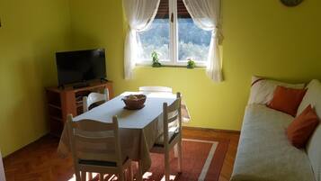 Apartment, Smoking | 1 bedroom