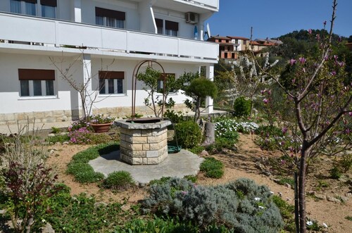 Apartments Miljenko - 150 m From Beach