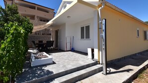 House, Smoking - Holiday Houses, Villas Branka - 80 m From Beach (Vir)