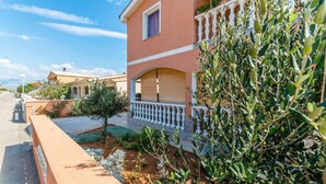 House, Smoking - Holiday Houses, Villas Seagull (Vir)