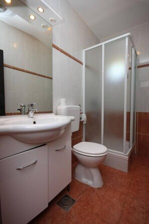 4 bedrooms - Apartments Per - 10 m From sea (Novalja)