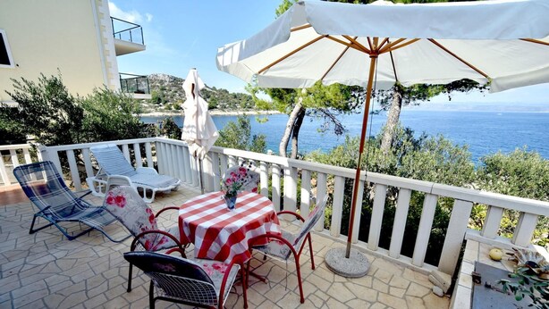 Exterior - Apartments Ela - Very Close to Beach (Solta)