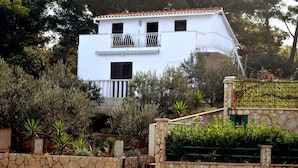 Exterior - Apartments Ela - Very Close to Beach (Solta)