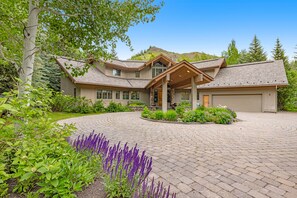 Exterior - Lane Ranch Chateau | Home in Sun Valley (Sun Valley)